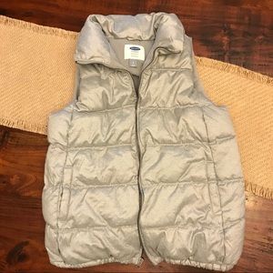 Old Navy gray women’s puffer vest, S NWOT